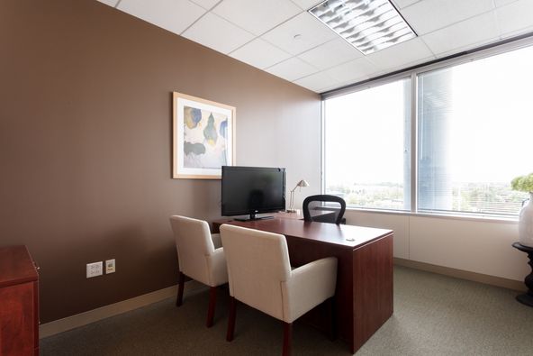 Oak Brook Pointe: 700 Commerce Dr, Oak Brook, IL 60523